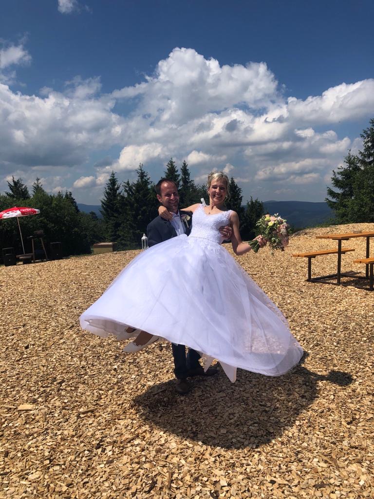 Naše Kača Šmídová nejhezčí něvestou července 2020